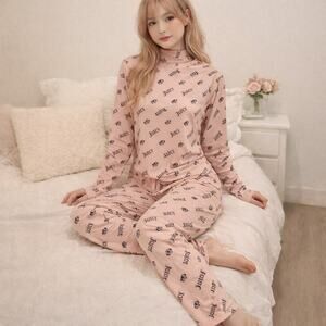 Juicy Couture Sz M 2 Piece Long Sleeve Pajama Set Baby Pink Mock Neck PJs Y2K